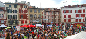 Alternatiba Straßenfest in Frankreich