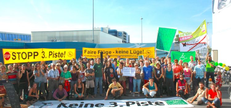 Hunderte demonstrieren gegen Flughafenausbau Wien