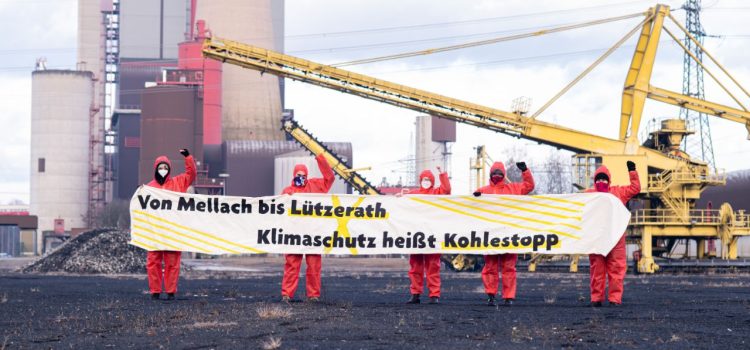 Press Release: Attack with bleach against climate protest in front of German embassy